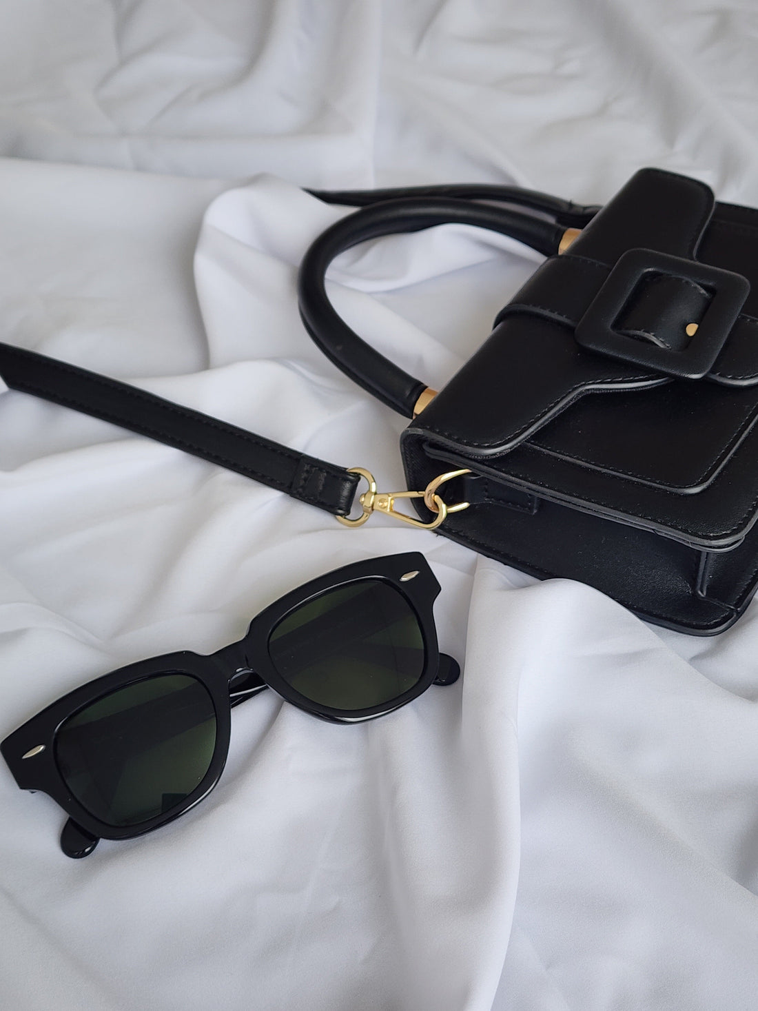 El Viaje a la Moda: Descubre las Tendencias que Transformarán tu Look con Gafas de Sol